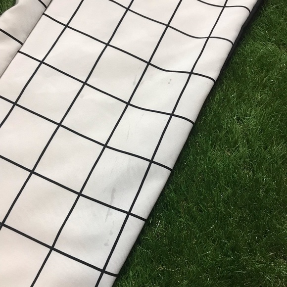 Black White Stripe Grid Fashion Nova Pants - Picture 4 of 5